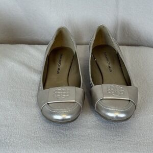 Dana Buchman Corsica Met Gold Women's 9 Flats